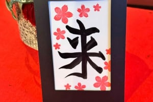 Tokyo: Kalligrafi på kanji-fläkt och rulle med dryck