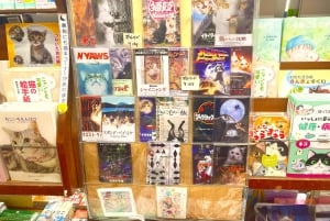Tokyo: Bokhandel med katt-tema och Shinjuku Cat Lounge kvällstur