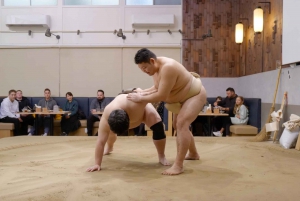 Tokyo : Défiez les lutteurs Sumo et dégustez un repas