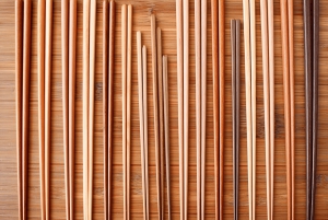 Tóquio: aula de fabricação de pauzinhos com matcha