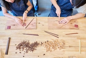 Tokio: Taller de fabricación de palillos con un artesano