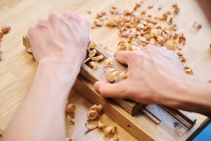 東京：職人による箸作りワークショップ