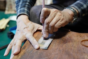 Tokyo: Gör dina egna ätpinnar och prova ett japanskt instrument