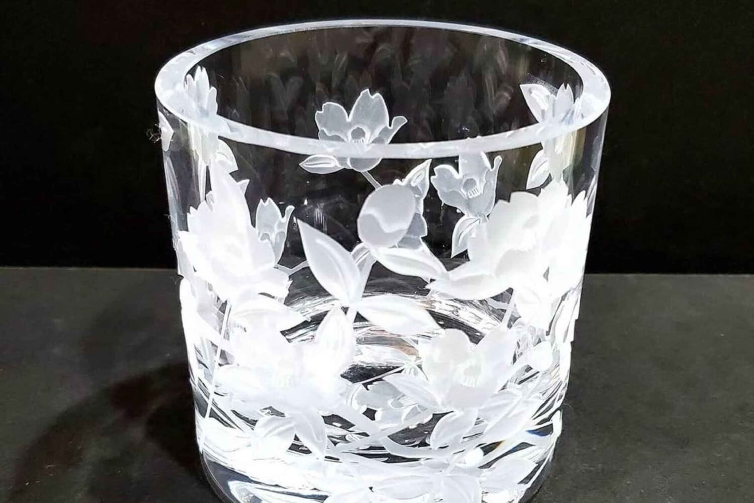 Tokio: Gestalte dein eigenes graviertes Glas