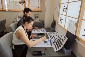 Tokyo : calligraphie et fabrication de votre éventail pliant original à Asakusa