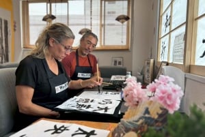 Tokyo : calligraphie et fabrication de votre éventail pliant original à Asakusa