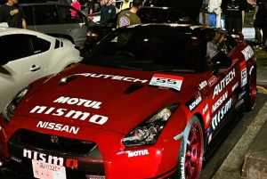 Tour cultural por la cultura JDM en Daikoku, Tokio, en un vehículo Toyota