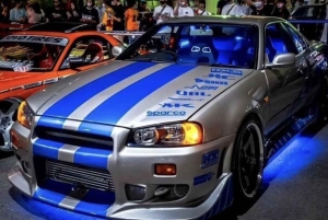 Tour cultural por la cultura JDM en Daikoku, Tokio, en un vehículo Toyota