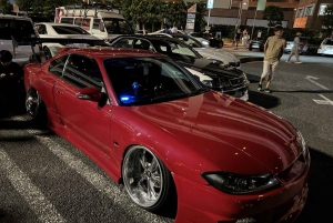 Tour cultural por la cultura JDM en Daikoku, Tokio, en un vehículo Toyota