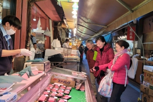 Tokyo: Guided Walking Tour of Tsukiji Market with Breakfast