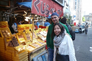 Tokyo: Guided Walking Tour of Tsukiji Market with Breakfast