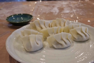 Tokyo: Gyoza Cooking Class with Supermarket Visit