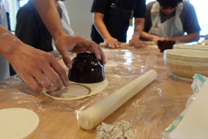 Tokio: Clase de cocina de gyoza con visita al supermercado