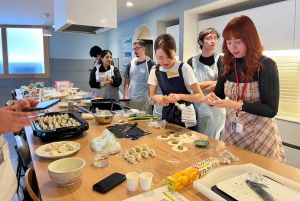 Tokio: Clase de cocina de gyoza con visita al supermercado