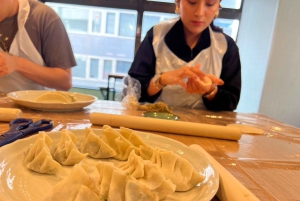 Tokio: Clase de cocina de gyoza con visita al supermercado