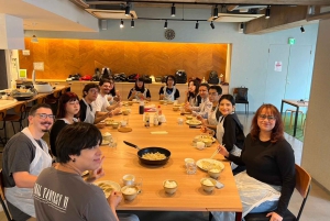 Tokio: Clase de cocina de gyoza con visita al supermercado