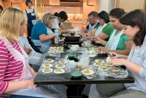 Tokio: Clase de cocina de gyoza con visita al supermercado
