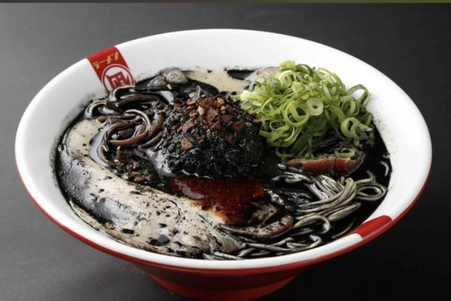 Tokyo: Hidden Ramen Tasting Tour in Shibuya with Local Guide