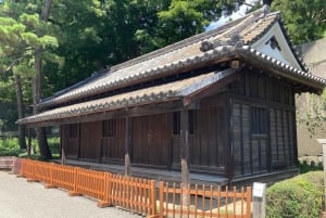 東京の皇居歴史散策と試食ツアーをご案内します