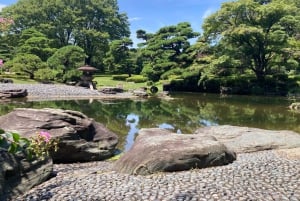 東京の皇居歴史散策と試食ツアーをご案内します