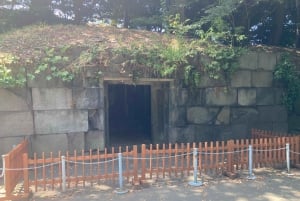 東京の皇居歴史散策と試食ツアーをご案内します