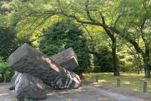 東京の皇居歴史散策と試食ツアーをご案内します