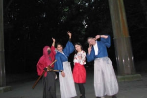 Tokyo: Kimono-fotografering innendørs med enkel påkledning og rekvisitter