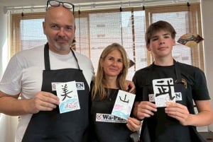 Calligraphiez et imprimez votre calligraphie sur un t-shirt.