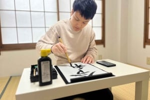 Tokyo: Lektion i japansk kalligrafi med skicklig instruktör