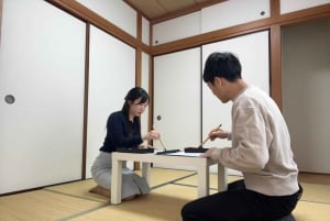 Tokyo: Lektion i japansk kalligrafi med skicklig instruktör