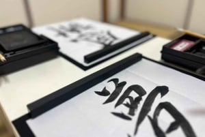 Tokyo: Lektion i japansk kalligrafi med skicklig instruktör