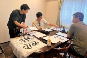 Tokyo: Japanese Calligraphy Lesson with Skilled Instructor