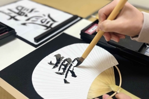 Tokyo: Japanese Calligraphy Lesson with Skilled Instructor