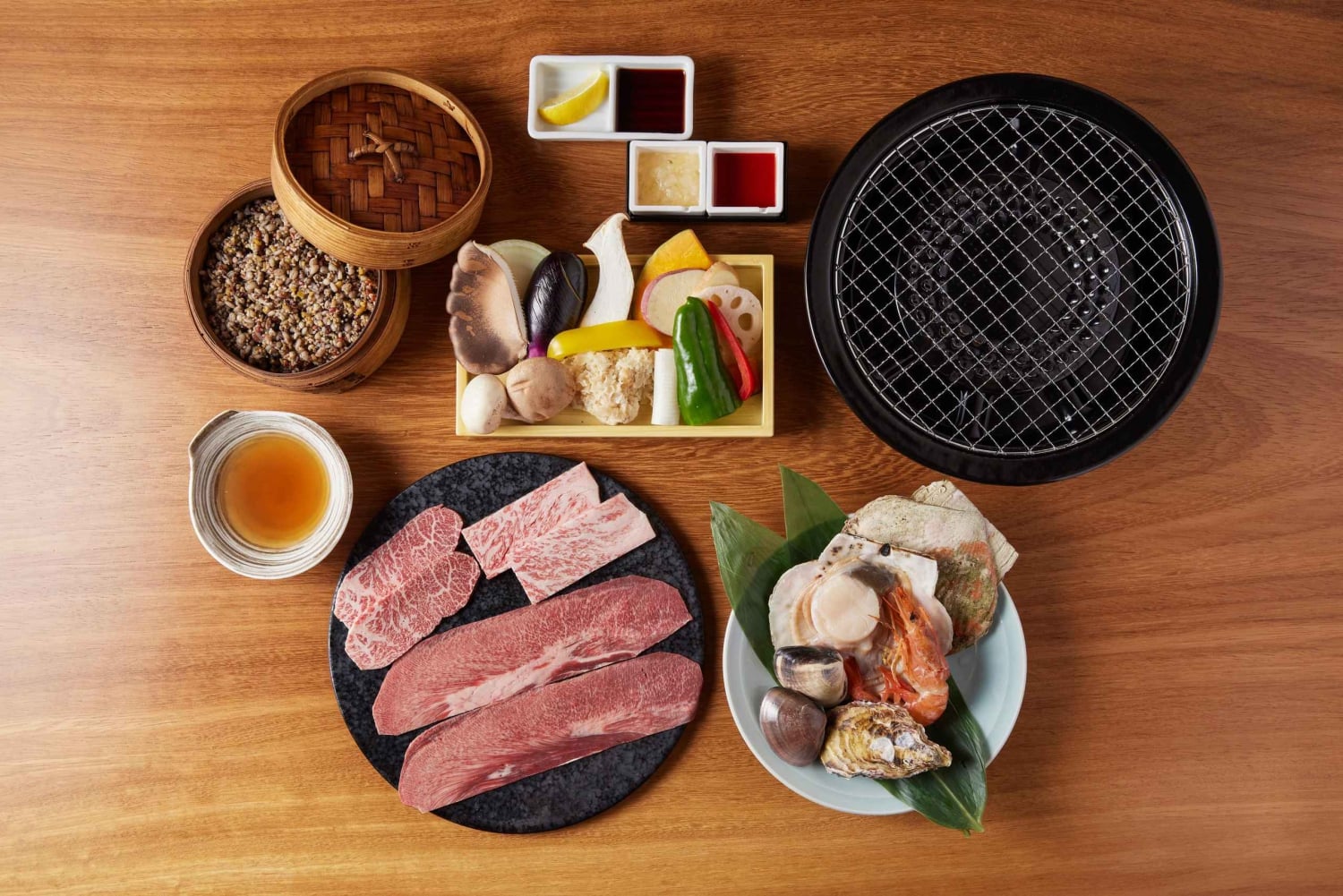 Tokyo: Japanese Experiece Dinner with Diving Ama Performance