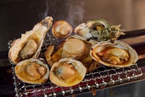 Tokyo: Japanese Experiece Dinner with Diving Ama Performance