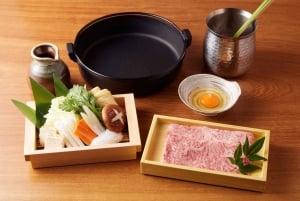 Tokyo: Japanese Experiece Dinner with Diving Ama Performance