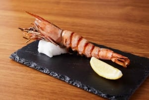 Tokyo: Japanese Experiece Dinner with Diving Ama Performance