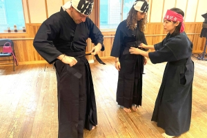 Tokyo: Japanese Kendo Experience with High-Ranked Instructor