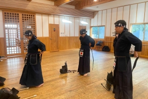 Tokyo: Japanese Kendo Experience with High-Ranked Instructor