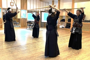 Tokyo: Japanese Kendo Experience with High-Ranked Instructor