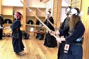 Tokyo: Japanese Kendo Experience with High-Ranked Instructor