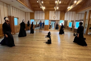 Tokyo: Japanese Kendo Experience with High-Ranked Instructor