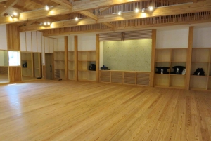 Tokyo: Japanese Kendo Experience with High-Ranked Instructor