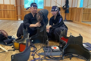 Tokyo: Japanese Kendo Experience with High-Ranked Instructor