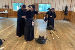 Tokyo: Japanese Kendo Experience with High-Ranked Instructor