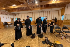 Tokyo: Japanese Kendo Experience with High-Ranked Instructor