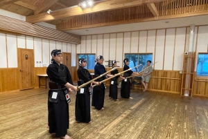Tokyo: Japanese Kendo Experience with High-Ranked Instructor