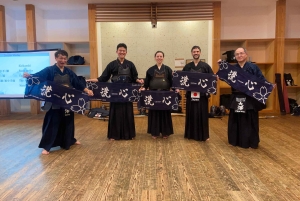 Tokyo: Japanese Kendo Experience with High-Ranked Instructor