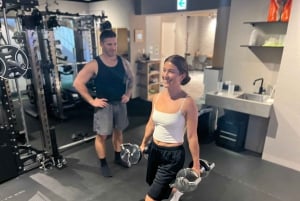 Tokyo: Kickboksing og styrketrening