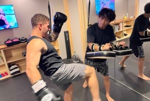 Tokyo: Kickboksing og styrketrening